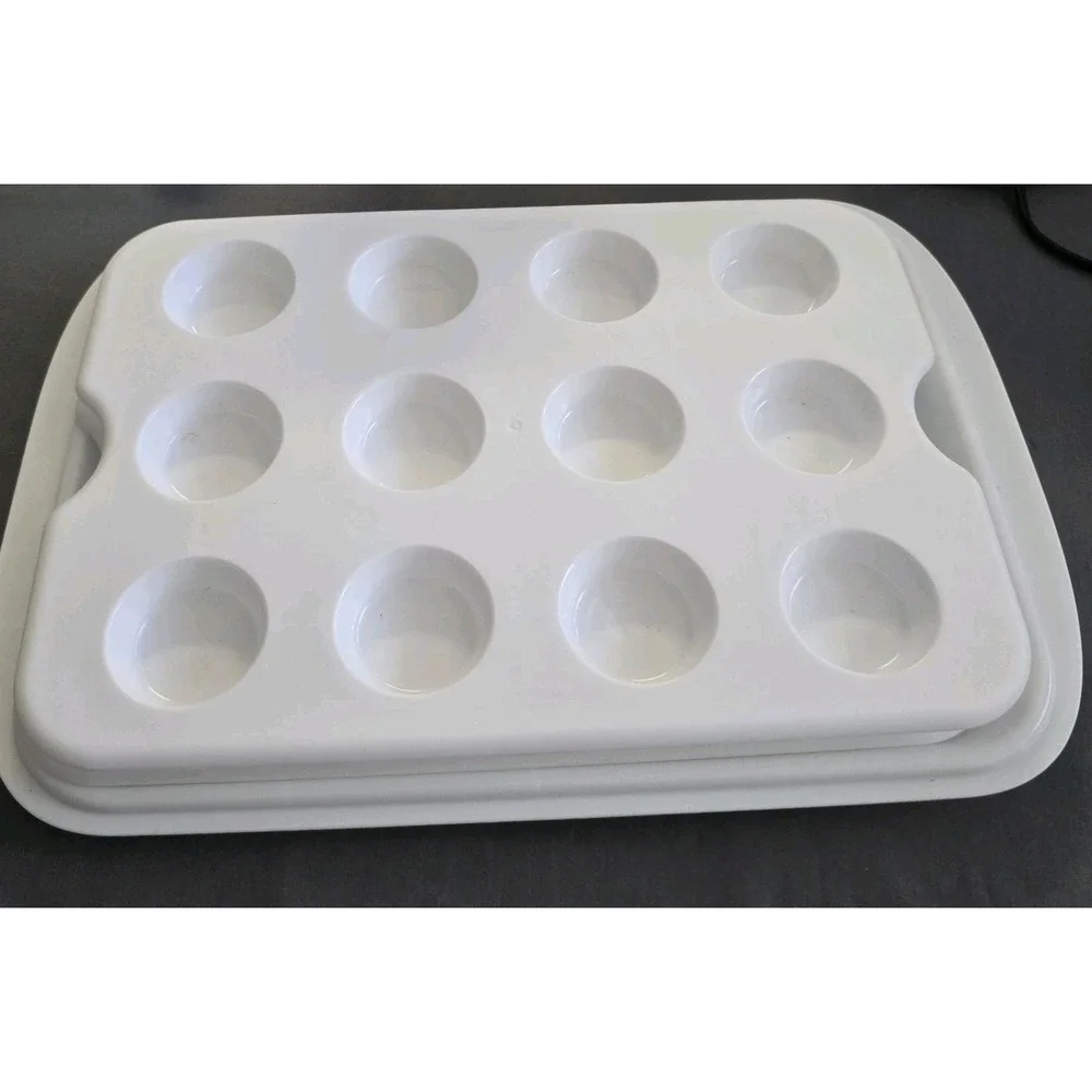 Rubbermaid Cupcake Devil Egg Cake Carrier Red
